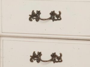 miniaturka Komoda z litego drewna z miodowym blatem w stylu prowansalskim – Verona