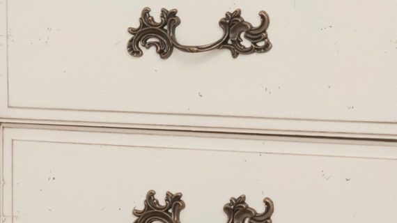 miniaturka Komoda z litego drewna z miodowym blatem w stylu prowansalskim – Verona