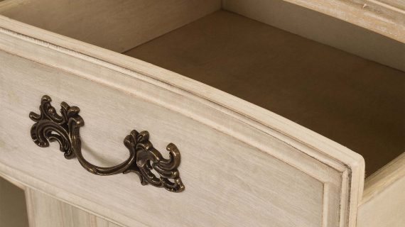 miniaturka Jasnobeżowa Komoda Prowansalska z Frezowaniami – Laguna