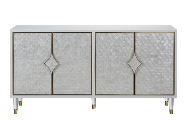 Elegancka komoda z frontami z masy perłowej i złotymi detalami