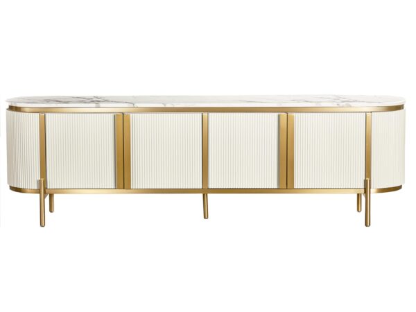Długa komoda z białymi frontami i złotymi detalami, w eleganckim nowoczesnym stylu