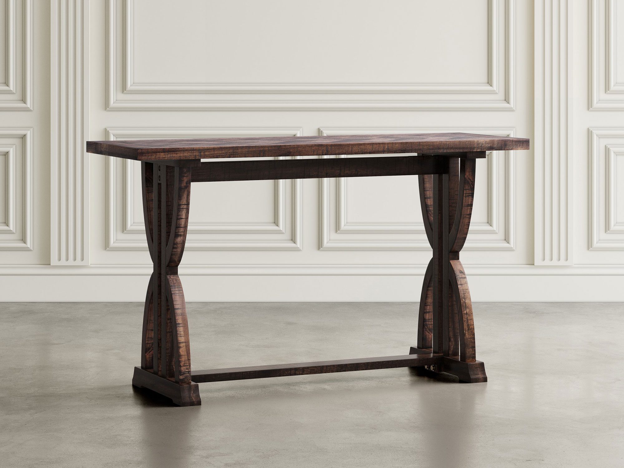 Klasyczny drewniany stół konsolowy z toczonymi nogami w eleganckim wnętrzu Klasyczny drewniany stół konsolowy z toczonymi nogami w eleganckim wnętrzu