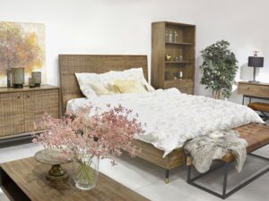 miniaturka Drewniane łóżko retro z metalem i złotymi zdobieniami – Enigma