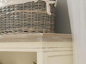 miniaturka Regał kremowy prowansalski z uchwytem i rzeźbieniami – Sorrento