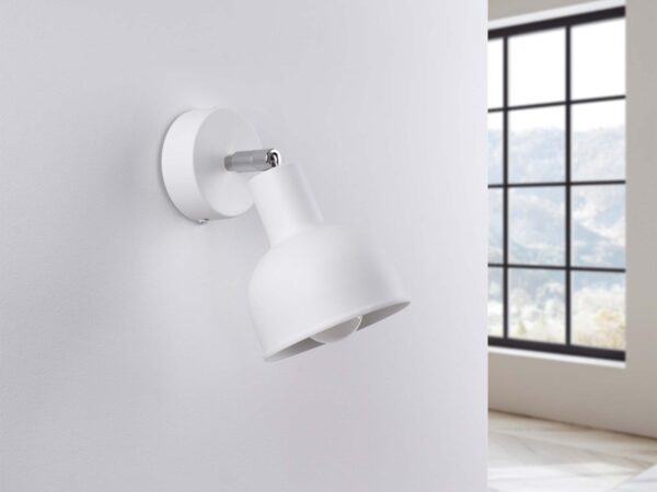 Biały kinkiet spot metalowy widok z boku