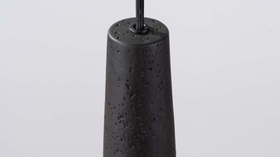 miniaturka Lampa wisząca MONOLIT czarna z betonu loftowa