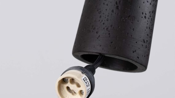 miniaturka Lampa wisząca MONOLIT czarna z betonu loftowa