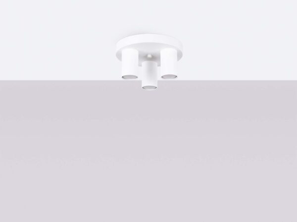 Biała lampa sufitowa z trzema tubusami kierunkowymi