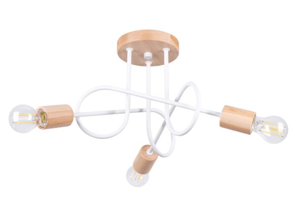 Biała lampa sufitowa z drewnianymi elementami i trzema żarówkami