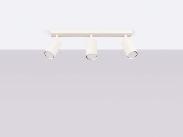 Biała lampa sufitowa z trzema regulowanymi reflektorami