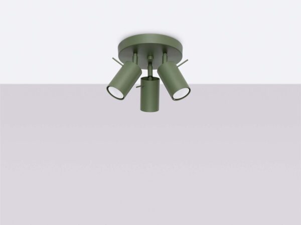 Zielona lampa sufitowa z trzema regulowanymi reflektorami