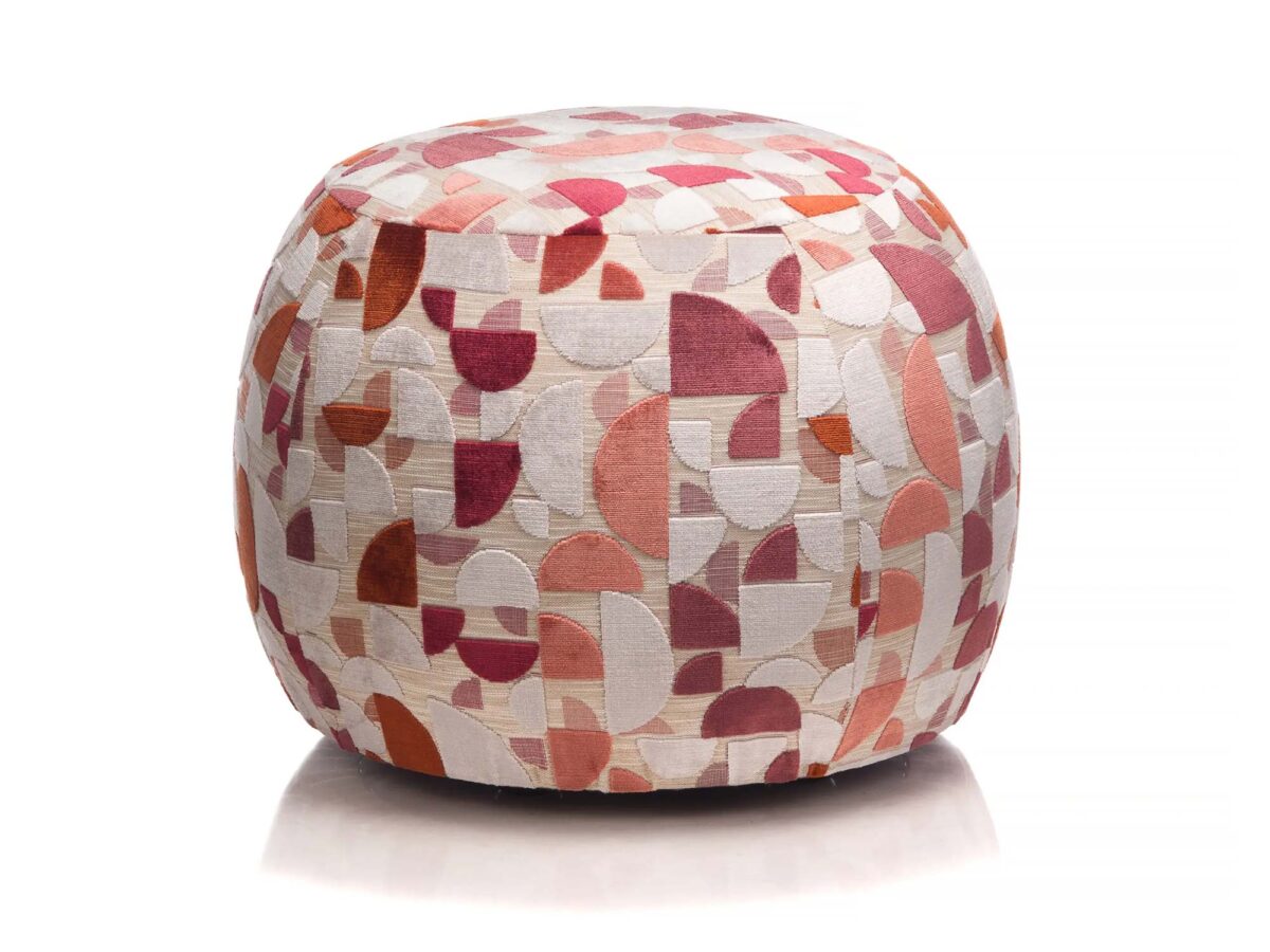 Puf skandynawski tapicerowany minimalistyczny Claresa S