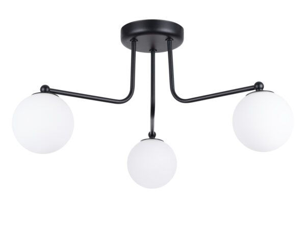 Czarna lampa sufitowa z trzema białymi kloszami kulowymi