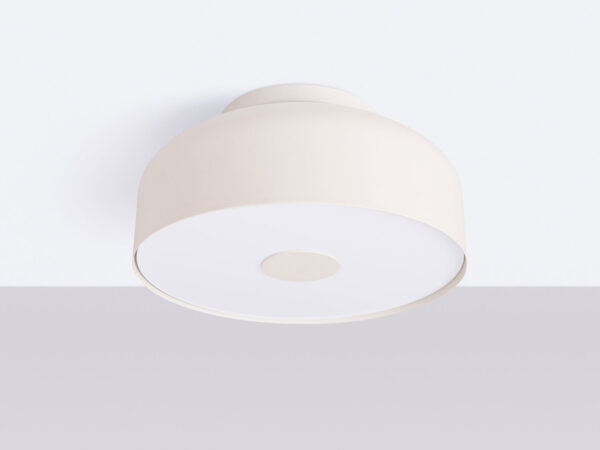 Kremowy plafon sufitowy metalowy o nowoczesnym kształcie