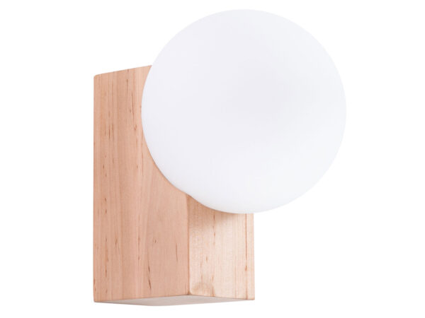 Kinkiet ścienny z drewnianą podstawą i białym kloszem kulistym