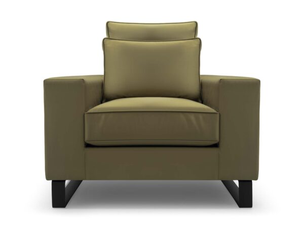 Oliwkowy fotel tapicerowany z poduszką na czarnych płozach