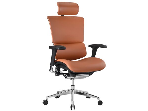 Ergonomiczny fotel biurowy brązowy skórzany z zagłówkiem i podłokietnikami
