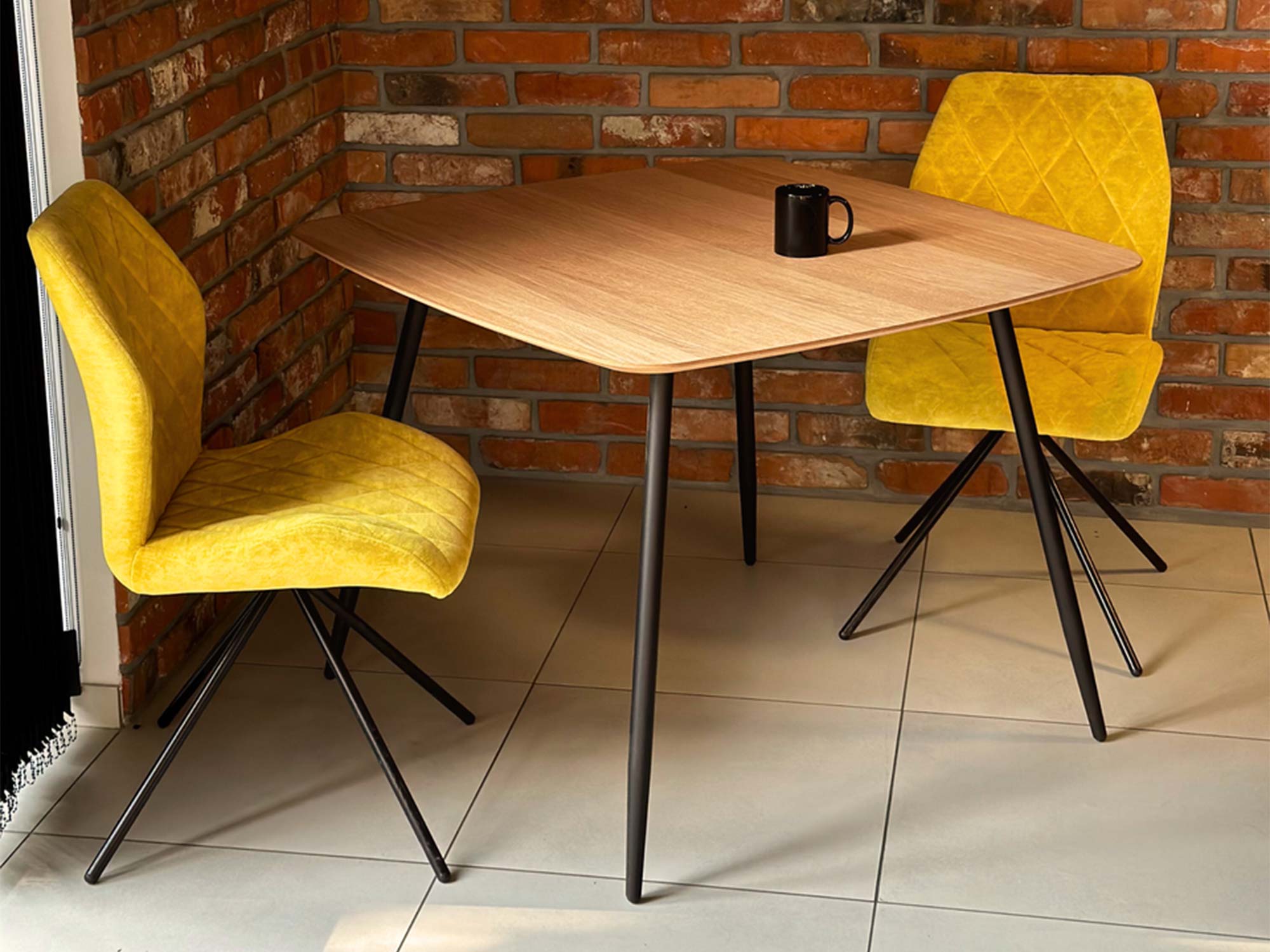 Biała otwarta szafka RTV z podświetleniem LED