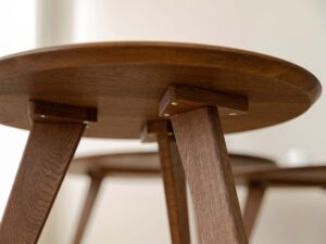 miniaturka Klasyczny stolik tabacco drewniany Basic