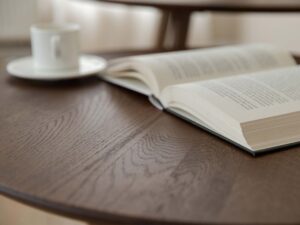 miniaturka Klasyczny drewniany stolik 90 cm Basic