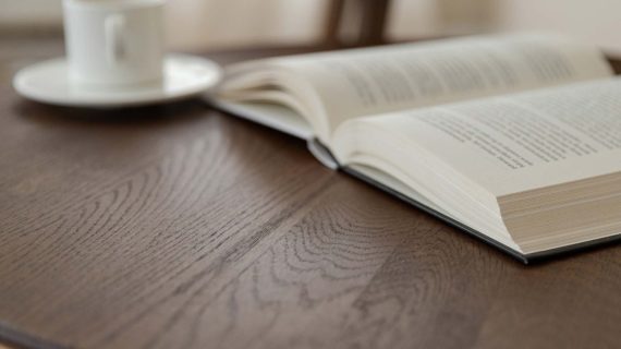 miniaturka Klasyczny drewniany stolik 90 cm Basic