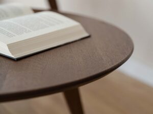 miniaturka Klasyczny stolik tabacco drewniany Basic