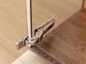 miniaturka Witryna 3-drzwiowa klasyczna drewniana Essentia