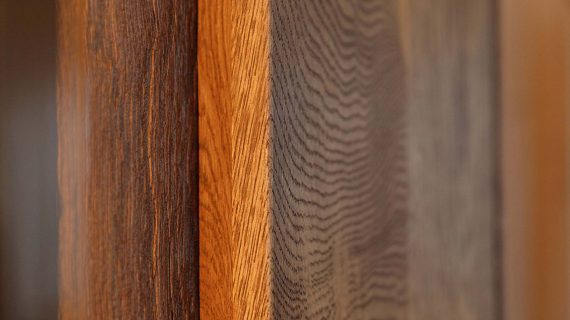 miniaturka Drewniana witryna elegancka 3-drzwiowa Essentia