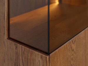 miniaturka Witryna 3-drzwiowa klasyczna drewniana Essentia