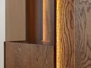 miniaturka Drewniana witryna elegancka 3-drzwiowa Essentia