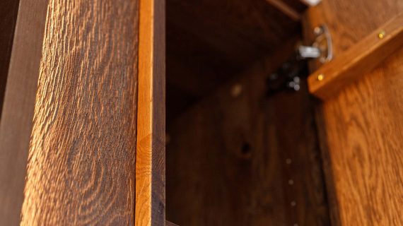 miniaturka Drewniana witryna elegancka 3-drzwiowa Essentia