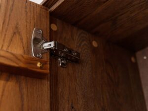 miniaturka Komoda 4-drzwiowa klasyczna drewniana Essentia