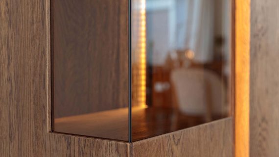 miniaturka Witryna 2-drzwiowa elegancka drewniana Essentia