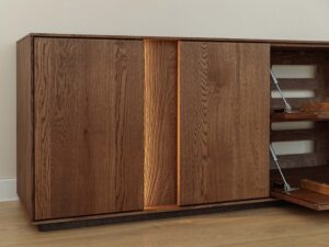 miniaturka Drewniana komoda loftowa 4-drzwiowa Essentia