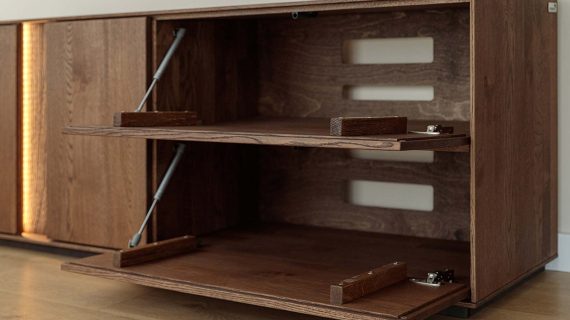 miniaturka Klasyczna szafka RTV 4-drzwiowa drewniana Essentia