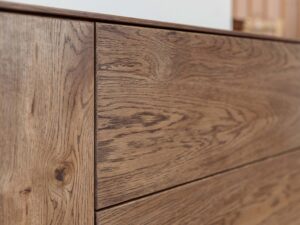 miniaturka Klasyczna drewniana szafka RTV 4-drzwiowa Essentia