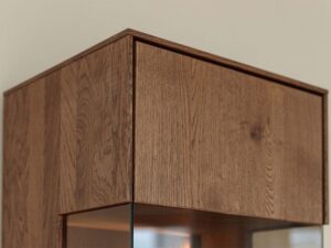 miniaturka Minimalistyczna witryna 1-drzwiowa drewniana Essentia