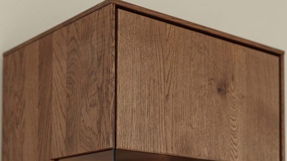 miniaturka Minimalistyczna witryna 1-drzwiowa drewniana Essentia