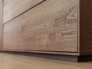 miniaturka Komoda 4-drzwiowa klasyczna drewniana Essentia