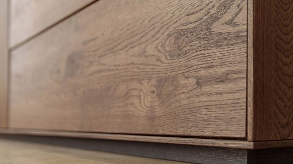 miniaturka Komoda 4-drzwiowa klasyczna drewniana Essentia