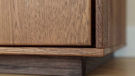 miniaturka Witryna 3-drzwiowa klasyczna drewniana Essentia