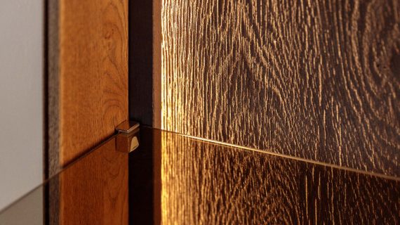 miniaturka Drewniana witryna elegancka 3-drzwiowa Essentia