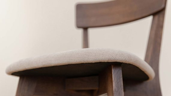 miniaturka Dębowe krzesło z tapicerowanym siedziskiem MAX Tabacco