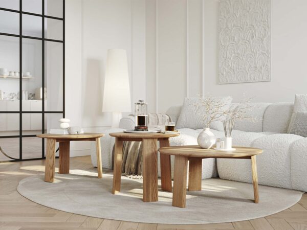 Komplet stolików kawowych dębowych naturalnych w salonie