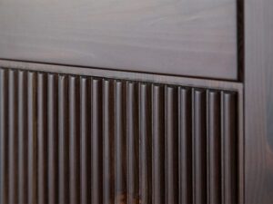 miniaturka Klasyczna drewniana szafa 4-drzwiowa Kalari