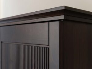 miniaturka Komoda 3-drzwiowa klasyczna drewniana Kalari