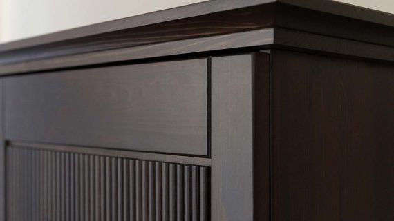 miniaturka Klasyczna szafa 2-drzwiowa drewniana Kalari