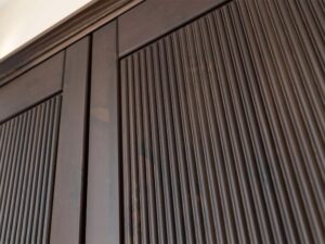 miniaturka Szafa 3-drzwiowa klasyczna drewniana Kalari