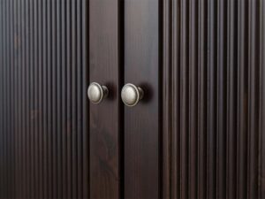 miniaturka Klasyczna drewniana szafa 4-drzwiowa Kalari