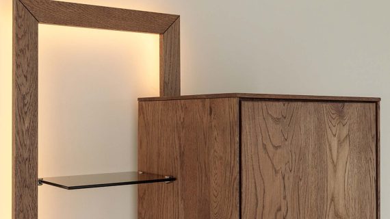 miniaturka Elegancka drewniana witryna 1-drzwiowa Essentia